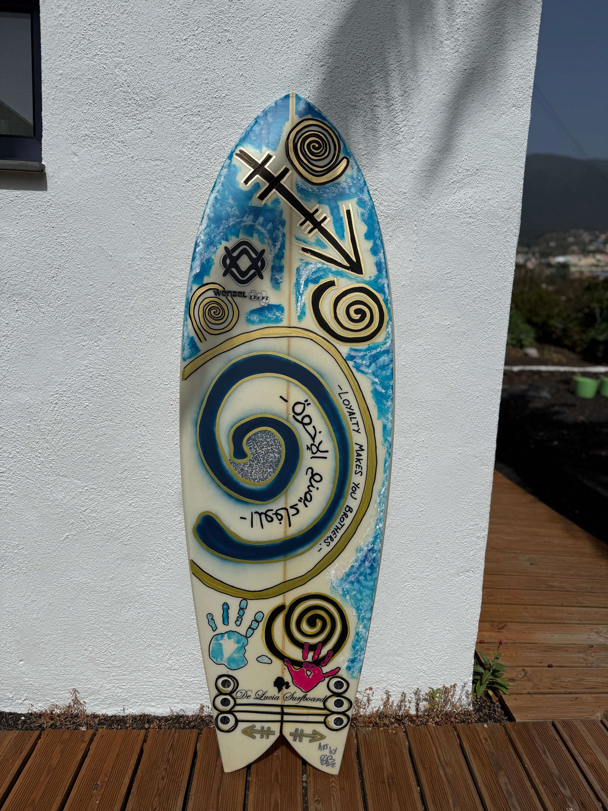 Surfboard by SWELLŌ